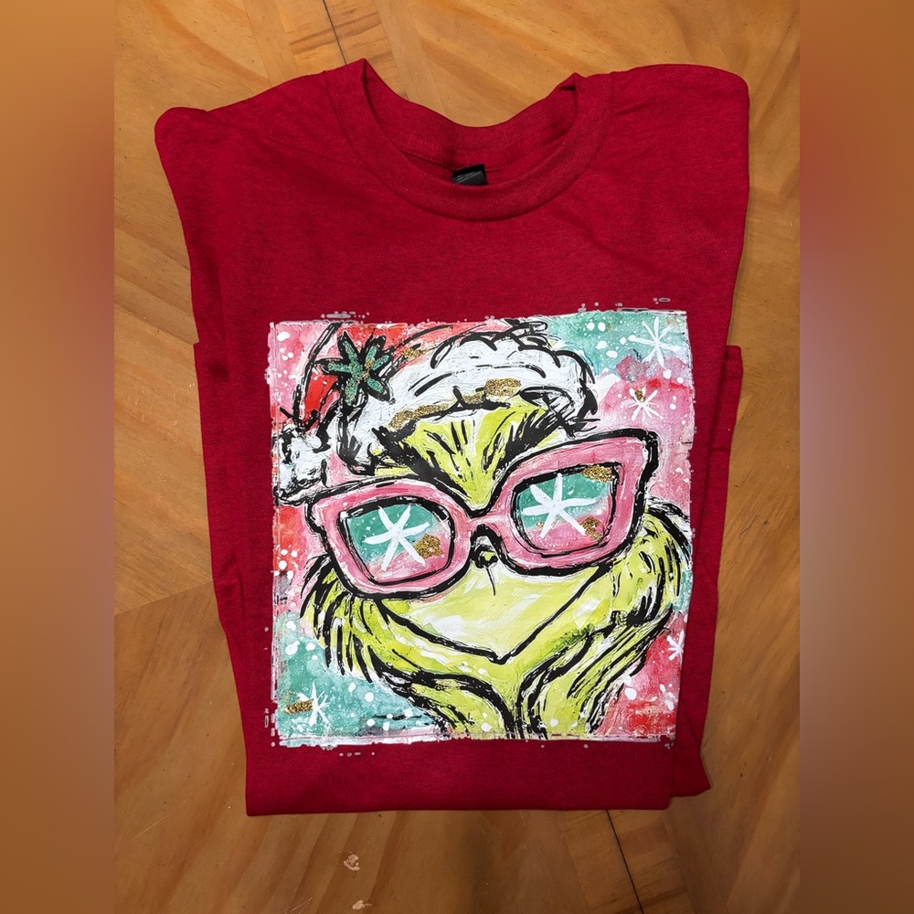 AFTER HOLIDAY NEW Dr. Seuss Grinch Red Christmas T-Shirt
